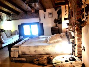 Superior Triple Room room in B&B Relais Cascina al Campaccio