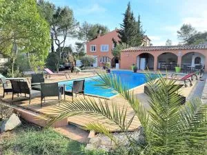 VILLA avec piscine - 4 chambres - parking - calme - Les Arcs sur Argens