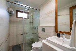 StayVista at Paradise Valley View with Terrace Access