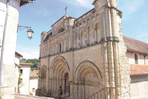 Maisons de vacances Perfect holiday home with pool in the heart of the Charente countryside : photos des chambres