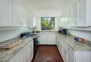 Freyers Well Bay House by Bluescape