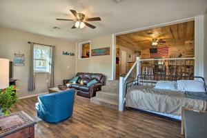 Kingston Getaway < 2 Mi to Lake Texoma!