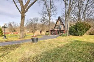 Peaceful Mt Sterling Cabin Deck and Fire Pit! - Carlisle
