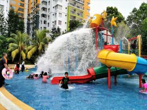 FREE 4 WATER THEMEPARK Tickets & WiFi Stay Melaka