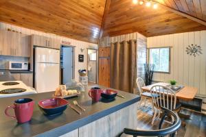 Alison A Romantic Getaway With Private Hot Tub