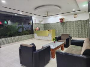 Golden Park Inn