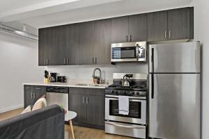 1BR Modern Luxe Apt with In-Unit Laundry - Lake 204 rep