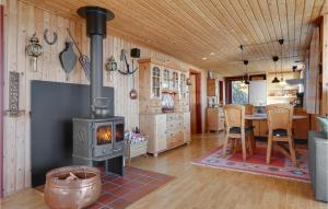 2 Bedroom Gorgeous Home In Ebeltoft