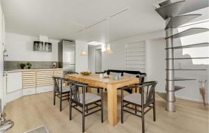 2 Bedroom Awesome Home In Juelsminde