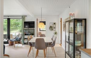 Awesome Home In Ebeltoft With Wifi