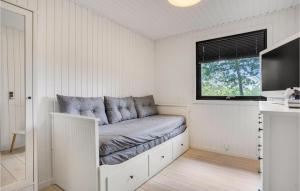 Awesome Home In Ebeltoft With Wifi