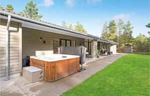 Stunning Home In Blåvand With Wifi