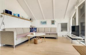 3 Bedroom Nice Home In Rødby