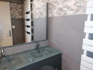 2 Pièces Luxe à Tignes avec Wifi, Ski aux Pieds - FR-1-449-71