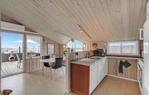 Stunning Home In Lemvig With Wifi