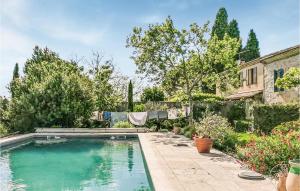 Maisons de vacances Amazing home in Graveson with Outdoor swimming pool, WiFi and 4 Bedrooms : photos des chambres
