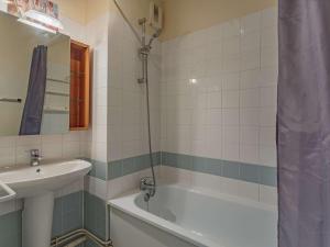 Appartements Spacieux Appartement 3* a Saint-Jean-de-Luz avec Parking, Terrasse et Proximite Commerces - FR-1-4-516 : photos des chambres