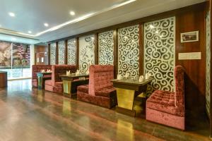 Summit Montana Suites & Spa at Mall