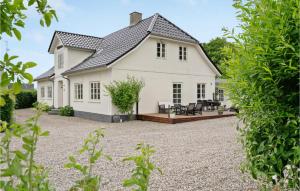 Awesome Apartment In Hejls With Kitchen