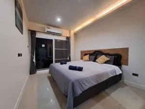 Triple J Hometel - Salang Island