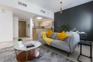 Enticing space With Marina View Near the Beach!