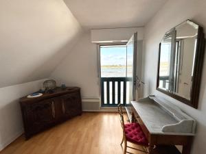 Appartements EXCEPTIONNEL ! T3 Duplex – Vue mer 180° sur le port de Lomener : photos des chambres