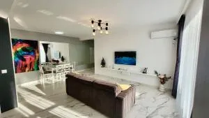 Magic Mirror - 萨图马雷