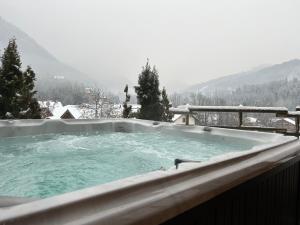 Chalets Chalet Azalee, Montriond, Morzine, Avoriaz : photos des chambres