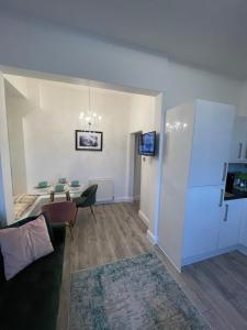 Amazing Getaways - The Place for You with Free Parking