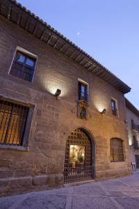 Plaza del Santo, 3, 26250, Santo Domingo de la Calzada, La Rioja, Spain.