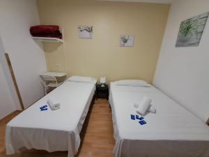 Triple Room with Shared Bathroom room in Pensión Berti Madrid