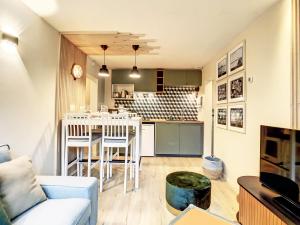 Appartements Appartement Ancely tout neuf deco aero - parking gratuit - Proche Blagnac : photos des chambres