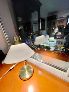 GOLD 4 metro WiFi 65’TV Netflix HBO AppleTV Disney_