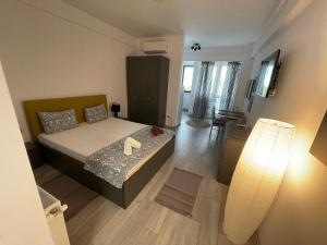 When Nights are Bold walking distance to Palas