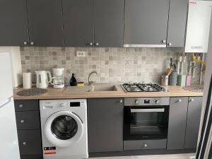 When Nights are Bold walking distance to Palas