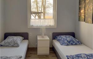 2 Bedroom Beautiful Home In Wilcze