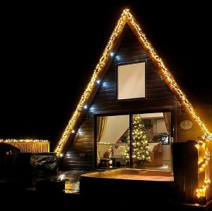 Bonnie Lodge-Lochside Location with Hot Tub