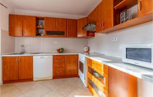 Nice Apartment In Medulin With 3 Bedrooms And Wifi