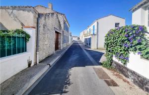 Maisons de vacances Amazing home in Dolus-dOlron with WiFi and 1 Bedrooms : photos des chambres