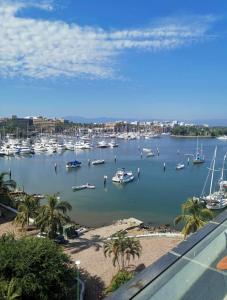 Modern stylish apt. steps away from the beach