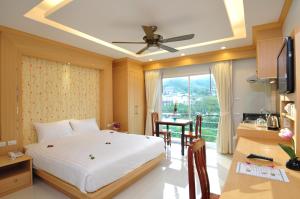 Green Harbor Hotel & Service Apartment