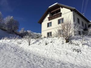 Chalet in Rennweg near Ski Slopes