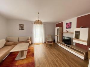 Chalet in Rennweg near Ski Slopes