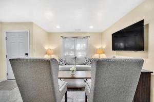 Cozy 2 Bedroom Pineville-Matthews Duplex Sleeps 8