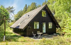 Awesome Home In Aakirkeby With Wifi