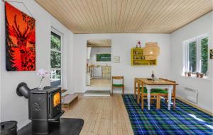 Lovely Home In Fårevejle With Kitchen