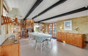 3 Bedroom Lovely Home In Store Fuglede