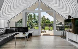 Stunning Home In Juelsminde With Wifi