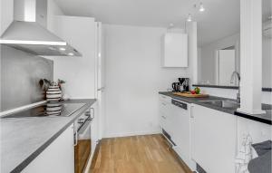 3 Bedroom Beautiful Home In Strøby
