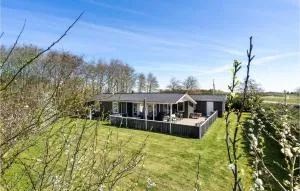 4 Bedroom Stunning Home In Thyholm - Hvidbjerg